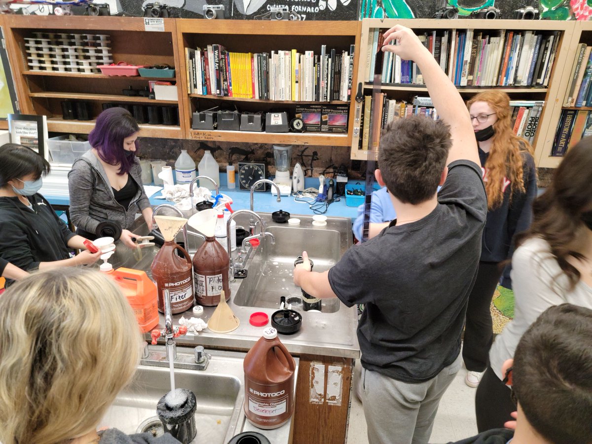 CommackSchools's tweet photo. Negatives and authentic learning as students process their first roll of black & white film in the Traditional Photography class at #CommackHighSchool. #BeforeDigital #BlackandWhite #Positive #MackArt #CommackSchools #TakePhotos @RRaeihle https://t.co/slmzojCDCz