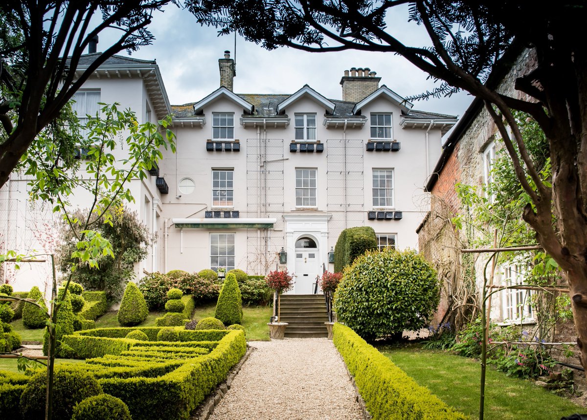 We are delighted to have been shortlisted in the Travel and Leisure World’s Best Awards. 

If you have had a wonderful experience with us please do click on this link and give us your support wba.m-rr.com/home