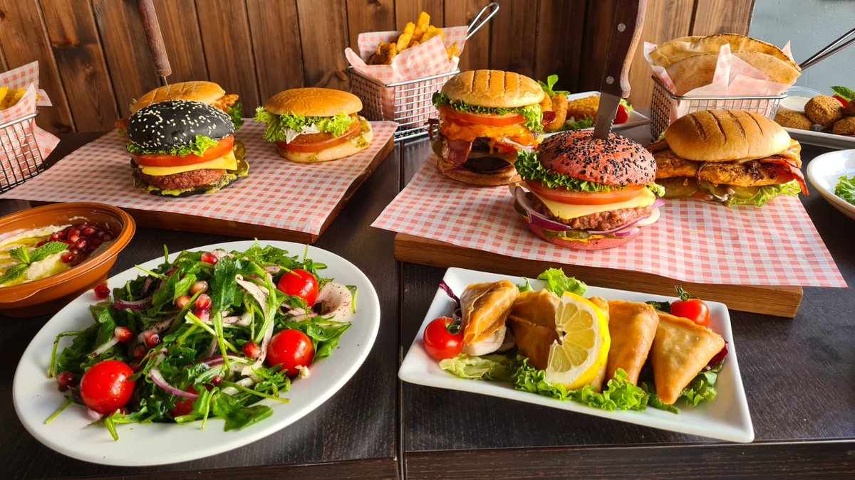 Classic Burger or wrap 🌯🍔 (vegan available) at Jimmy Burgers, £7.99 meal deal or £5 wrap only. What’s not to love! Offer ends 20th February thecourt.london/food