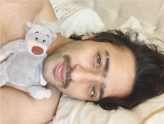 shaheer_nandini's tweet photo. He is the cutest kiddo I know😍
I love the kid inside him😌
He has taught us in true sense that age is just a number
I love you the way you love Balu 
@Shaheer_S Birdies loves the Kiddo Sheikh
#shaheersheikh #birdies https://t.co/0ao8uwRUQ9