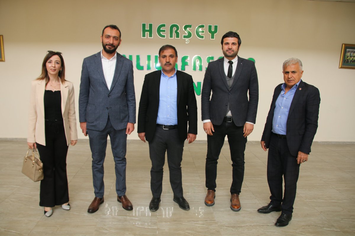 Sanliurfaspor's tweet photo. Başkanımız Emin Yetim; MEM Eğitim Kurumları yöneticilerini ağırladı. Nazik ziyaretlerinden dolayı @memkoleji 'ne teşekkür ederiz.
@emin_yetim @buyukfirat63 https://t.co/hFOly9EXIz