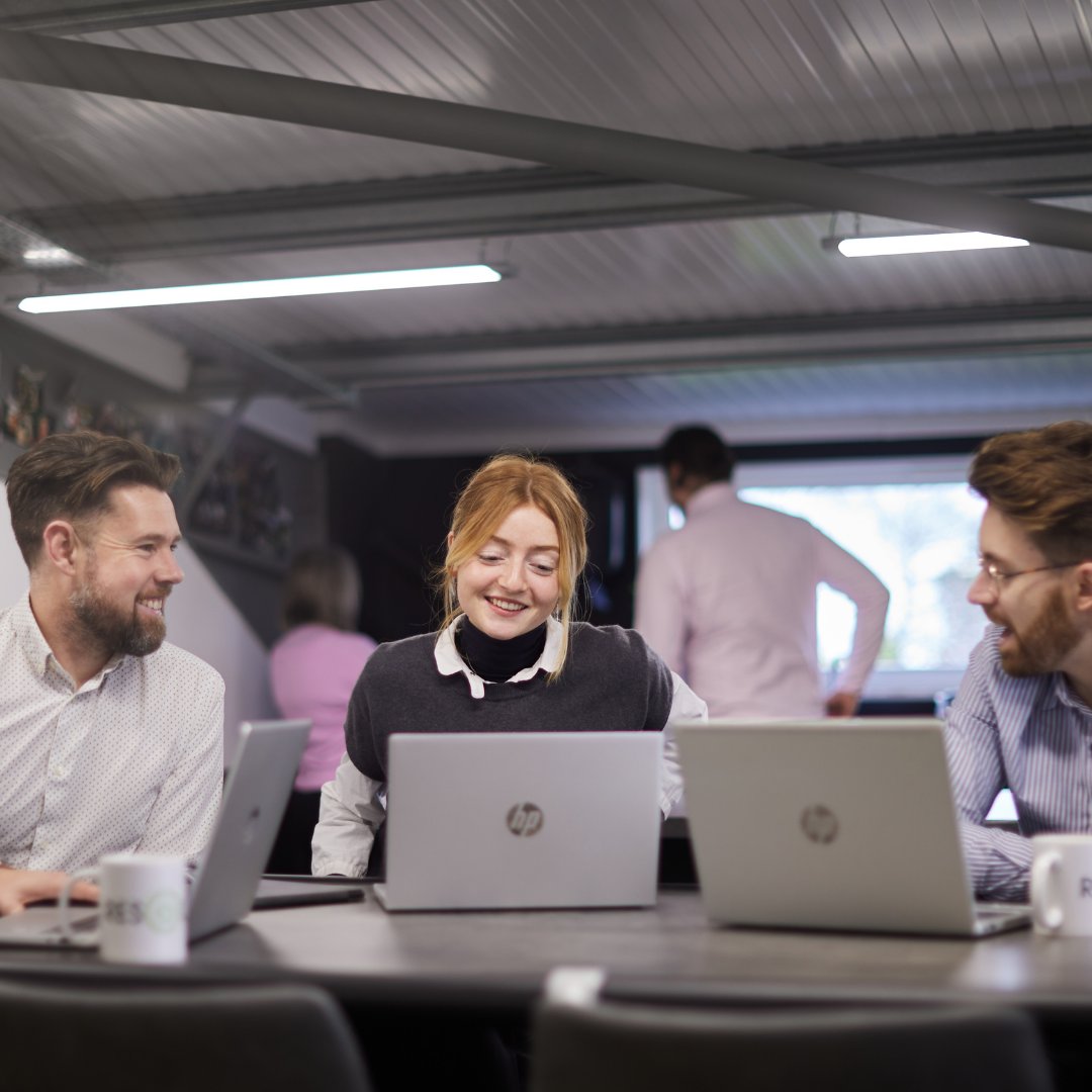 resolutionitgsy's tweet image. A couple of great shots by Etienne Laine who came into the office last week. 📷 We love this space - not a bad place to be spending our working hours! And we get the added bonus of a brilliant team. 🟢

#ResolutionIT #TopTeam #LifeatResolutionIT