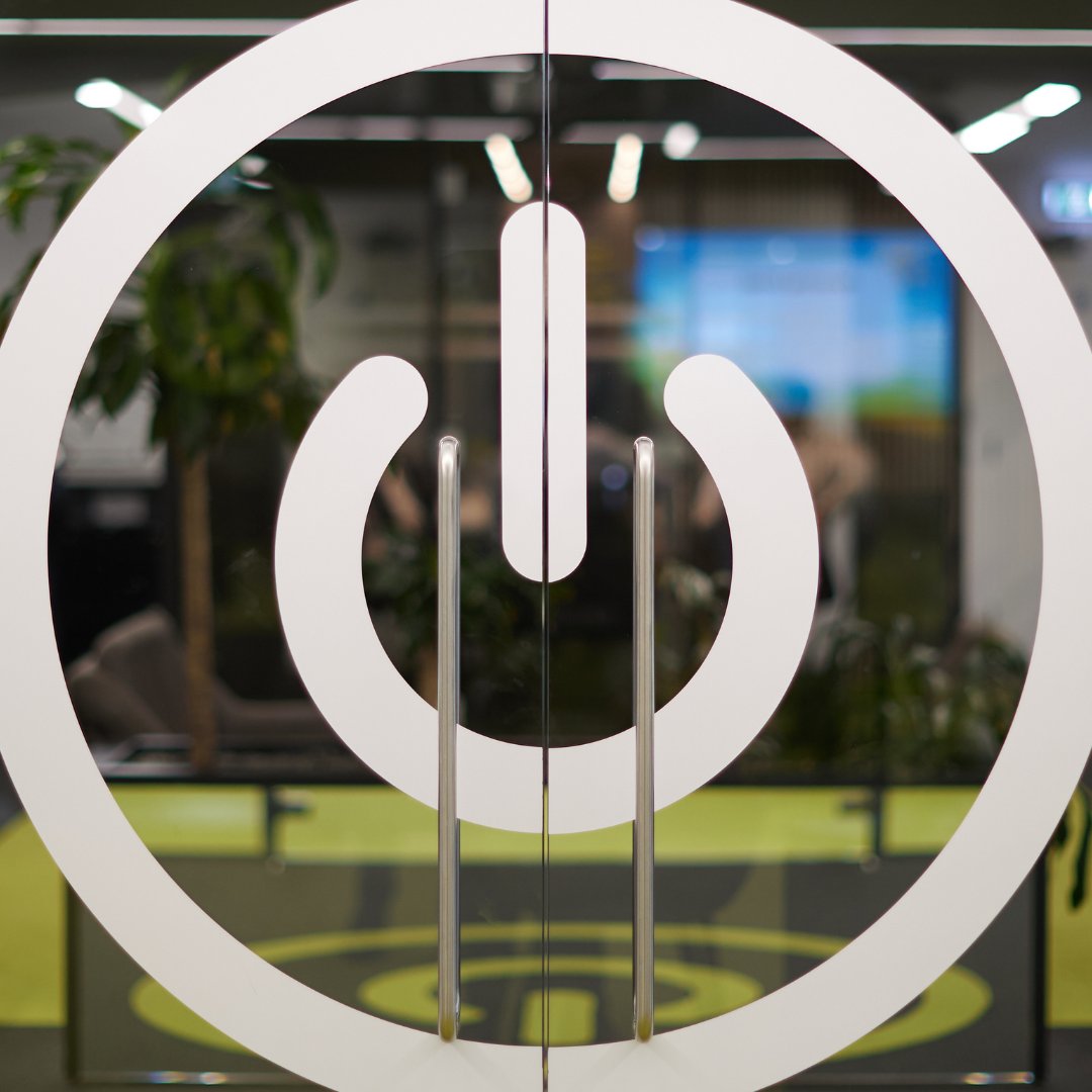 resolutionitgsy's tweet image. A couple of great shots by Etienne Laine who came into the office last week. 📷 We love this space - not a bad place to be spending our working hours! And we get the added bonus of a brilliant team. 🟢

#ResolutionIT #TopTeam #LifeatResolutionIT