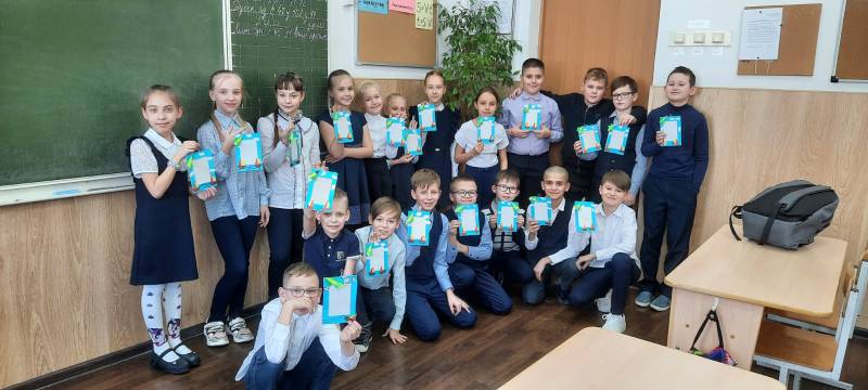 Делать добрые дела очень просто,они не измеряются деньгами и иногда не требуют много времени или усилий, главное — начать. Педагоги клуба Энергетик поддержали акцию"Доброе дело от доброго сердца"