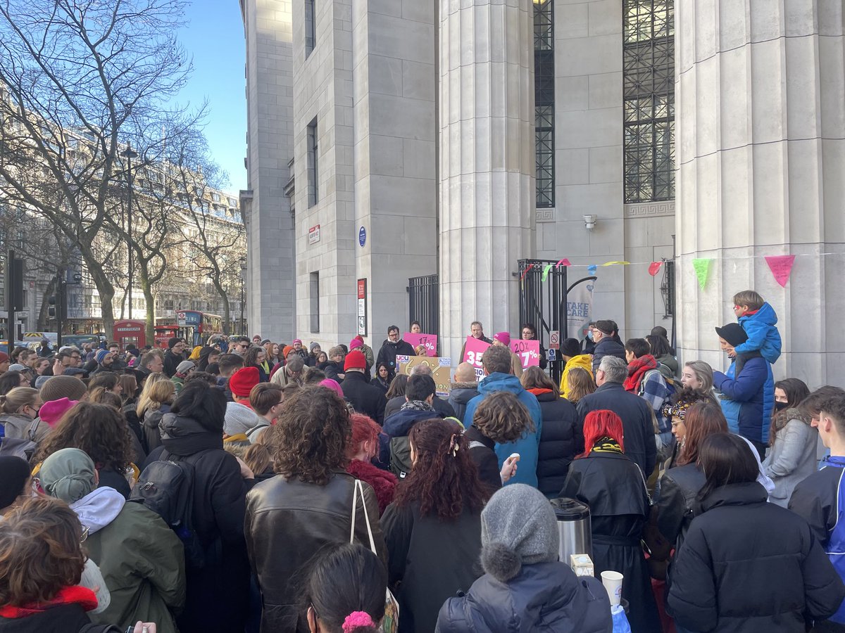 Brilliant turnout at the King’s College London picket just now, with <a href="/jeremycorbyn/">Jeremy Corbyn</a> telling us:

“Workers, teachers, students together can achieve a great deal.

Thank you for what you do, thank you for your solidarity. You are going to win this dispute!”

✊✊✊