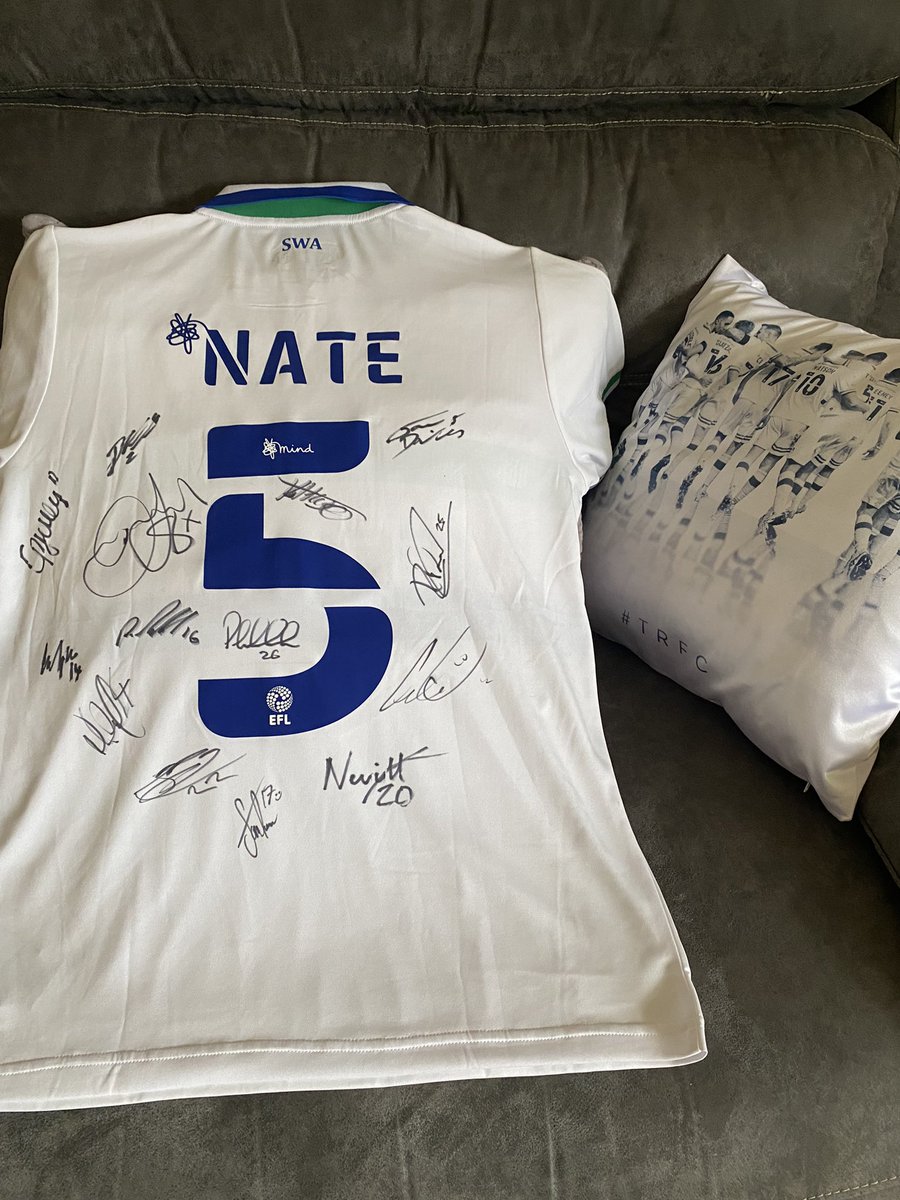 Gidsentinel's tweet image. Just got back from seeing Nate and this was waiting ♥️ A reminder of the power, unity and brilliance of football. #ForNate @TranmereRovers #SWA #TRFC