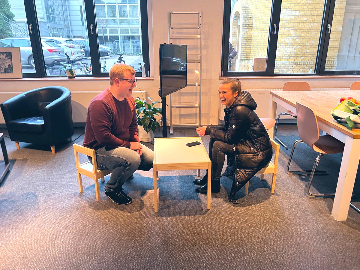 NadineMilde's tweet photo. Niemals haben wir kein bisschen Spaß in dieser Bürogemeinschaft Panter-Sthamer! https://t.co/oGKpGS3H7X