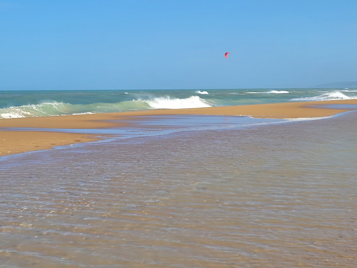 MervilleFrPlage's tweet photo. 💋 du Bora-Bora  Normand 🌊☀️🏖Le meilleur #spot de #kitesurf de 🇨🇵@MervilleFrPlage
@KiteRevolution 
Bonnes vacances 🏖 https://t.co/Q21KXtWP2f