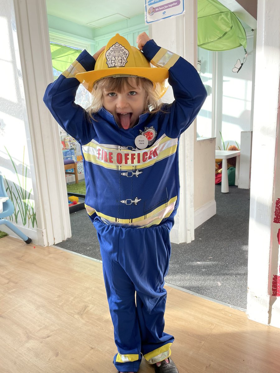 HPA_Philip_Lane's tweet image. We are very lucky to have our own fire officer on hand today incase our BBQ gets to wild! #HPAPLwrapz @HarrisFed