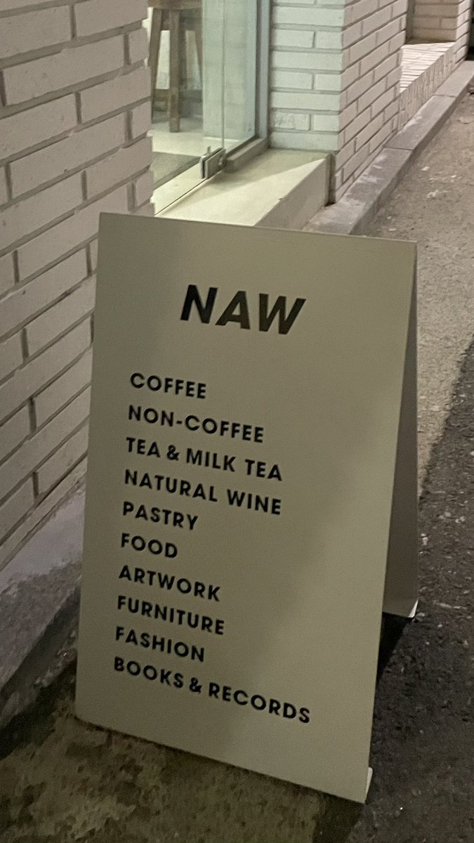 sommydiary's tweet photo. 📍naw cafe

예전부터 가고싶었는데
쫌 멀어서 미루다가
드디어 다녀왔음!!
옛날 노래들 많이 나오고
카페가 너�� 예뻤음 . . 🖤🖤🖤 https://t.co/JpsJsoZeEP