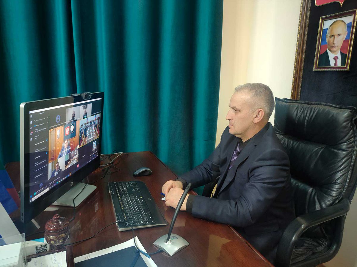 prescunta's tweet photo. Магомед Гаджиев принял участие в совещании в режиме ВКС

Накануне, 16 февраля, заместитель главы Цунтинского района Магомед Гаджиев и заинтересованные специалисты администрации приняли участие на двух совещаниях, прошедших в режиме видеоконференцсвязи.

https://t.co/QBMyQbOGfE https://t.co/FR0RCEgKlG