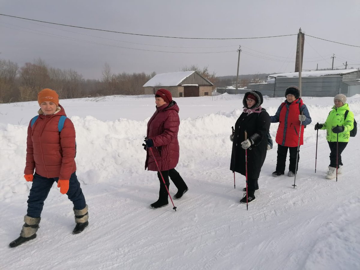 16.02.22г. #серебряныеволонтеры с.Подбельск организовали самостоятельный зимний турпоход (скандинавская ходьба,танцетерапия,фиточай, воздухотерапия, положительные эмоции,общение)в лес в рамках участия в Областном туристическом проекте«Моя Губерния»#МояГуберния#командаДоброStar