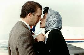 merlinpapin3's tweet photo. Ce soir sur @TMCtv le film #Boydyguard de #MaxJackson (1992) avec #KevinCostner #WhitneyHouston #BillCobbs #MichèleLamarRichards
@FredOL69007 https://t.co/cmuvD8nUFt