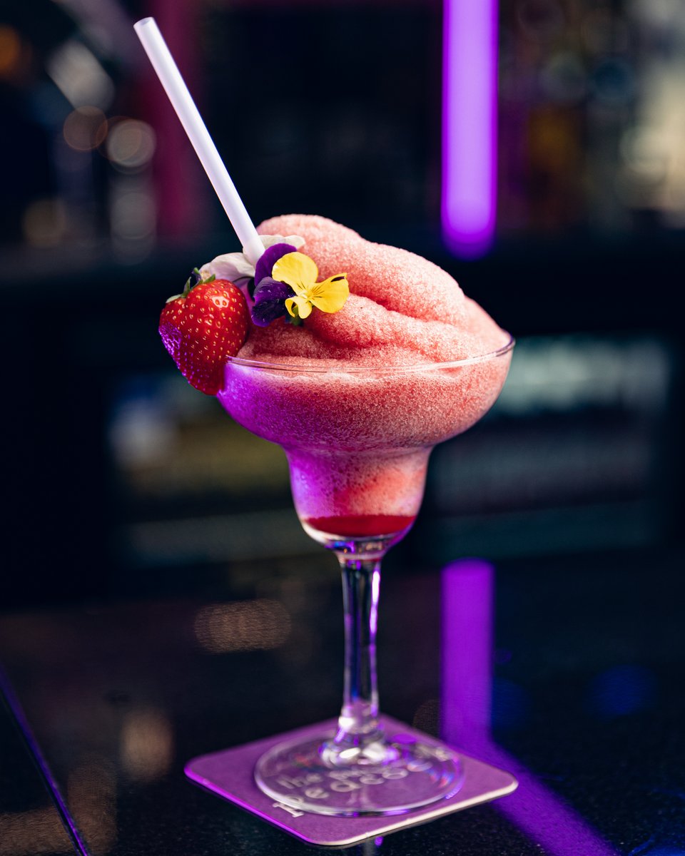 They taste as good as they look, trust us! 👀
Make the most of our 2-4-1 cocktail offer. Available all day on Thursday through to Sunday and Friday's from 12pm until 5pm. 🍸
Book your today: bit.ly/purplepeacockd…