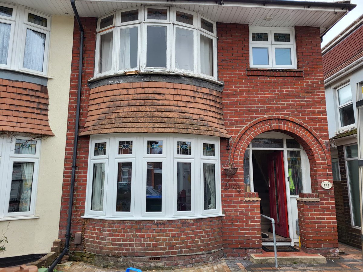AdvancedExtPlas's tweet image. @Central_WS @PROFILE_22 Bay windows fitted yesterday &amp;amp; finished off today. Stunning job again by the fitters.