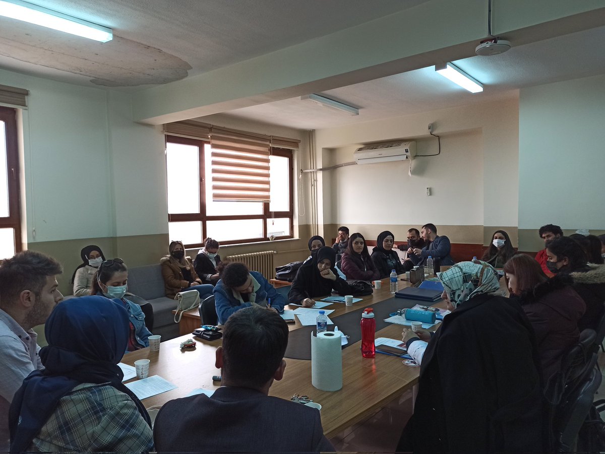 2. Dönem Öğretmenler Kurul Toplantımız okul müdürümüz Melike Çakır başkanlığında yapıldı. 
@SinanATES_63 <a href="/Hilvan_MEM/">Hilvan İlçe Milli Eğitim Müdürlüğü</a> <a href="/melikecakir_akr/">Melike Çakır</a>