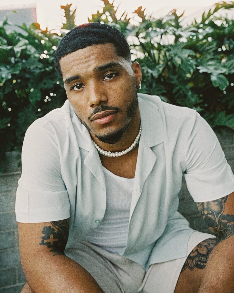 024NATE's tweet image. ei, tml! sou o Nate e essa conta é carente de amigos por enquanto,  dm aberta para todos que queiram me conhecer melhor. dêem fav e RT aí pra gente amigar e alcançar mais pessoas. 💙