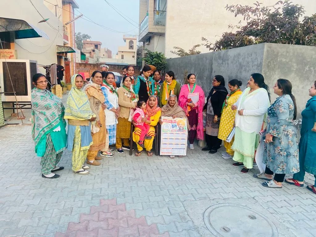 ਵਾਰਡ ਨੰਬਰ 22 ਬਸੰਤ ਨਗਰ, ਗਿੱਲ ਇਂਕਲੇਵ ਤੇ ਮੋਦੀ ਸਟਰੀਟ ਵਿਖੇ ਡੋਰ ਟੂ ਡੋਰ ਪ੍ਰਚਾਰ ਦੌਰਾਨ ਲੋਕਾਂ ਨੇ ਕਾਂਗਰਸ ਟੀਮ ਦਾ ਸਵਾਗਤ ਕੀਤਾ ਤੇ ਕਾਂਗਰਸ ਦੀ ਸਰਕਾਰ ਵਿਚ ਵਾਪਸੀ ਦੀ ਦੀ ਹਮਾਇਤ ਕਰਦਿਆਂ ਫਿਰ ਵੋਟ ਪਾ ਕੇ ਜਿਤਾਉਣ ਦਾ ਭਰੋਸਾ ਦਿੱਤਾ।