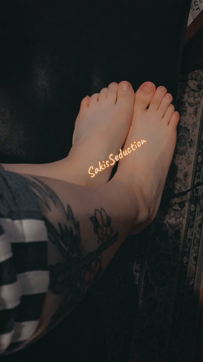 SakisSock's tweet photo. Come and enjoy my fansly page currently 33% of. Full of goodies and fun. 
https://t.co/pu409sJ9DQ 

#feet #fettish #Feetfettish #toes #fansly #fanslygirls #ContentCreator #sellingcontent https://t.co/08qB9ODDQq