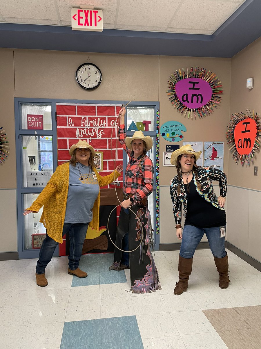 dorothy_runyen's tweet photo. Western Day! When your coach has the WHOLE cowboy gear! #specialsteam #kindnessweek
@ASES_Mavericks @CoachPriour @kristen_huskey #comalfinearts https://t.co/jR4UdCQApd