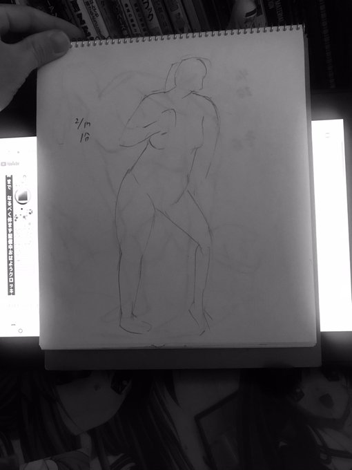 おはようクロッキー#22今日は1分2分がダメだったなあ逆に5分10分が自分としては良い感じ5分のポーズ好き。左側のラインを綺麗に描きたかった #おはクロ 