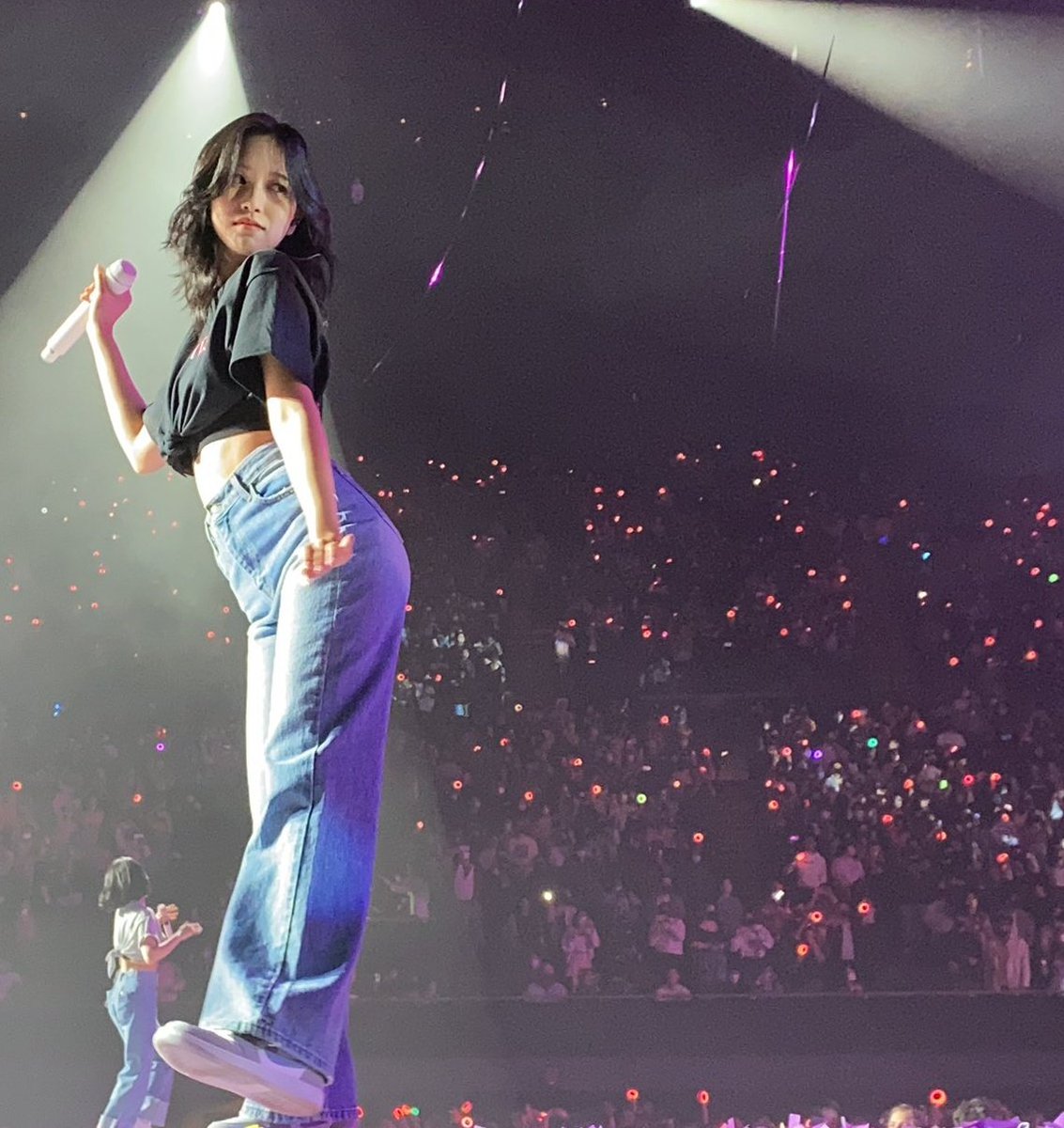 minameekies's tweet photo. she was feeling it https://t.co/tUHaXj5QR5