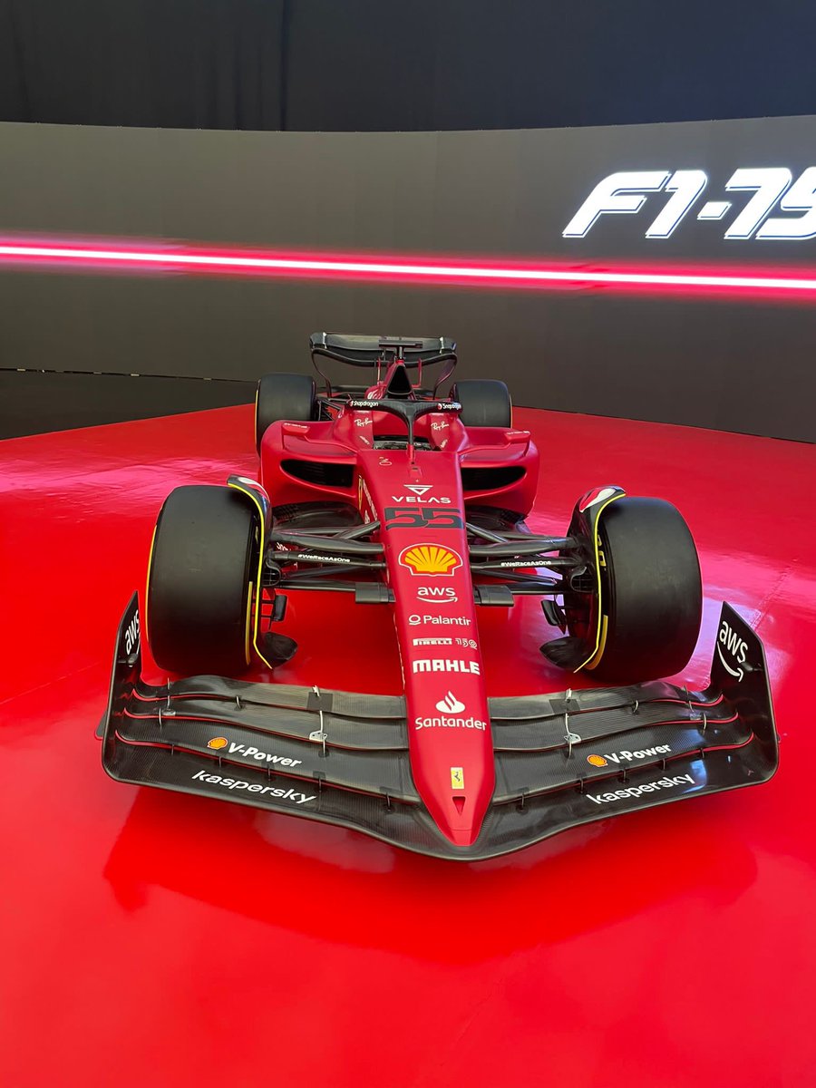 Carlossainz55's tweet photo. 🏎 F1-75! Meet my new ride for 2022! Vamos @ScuderiaFerrari! Thoughts?? I love it!!

-
#Carlossainz 
#F175 
#essereFerrari https://t.co/hCuixMQTOB
