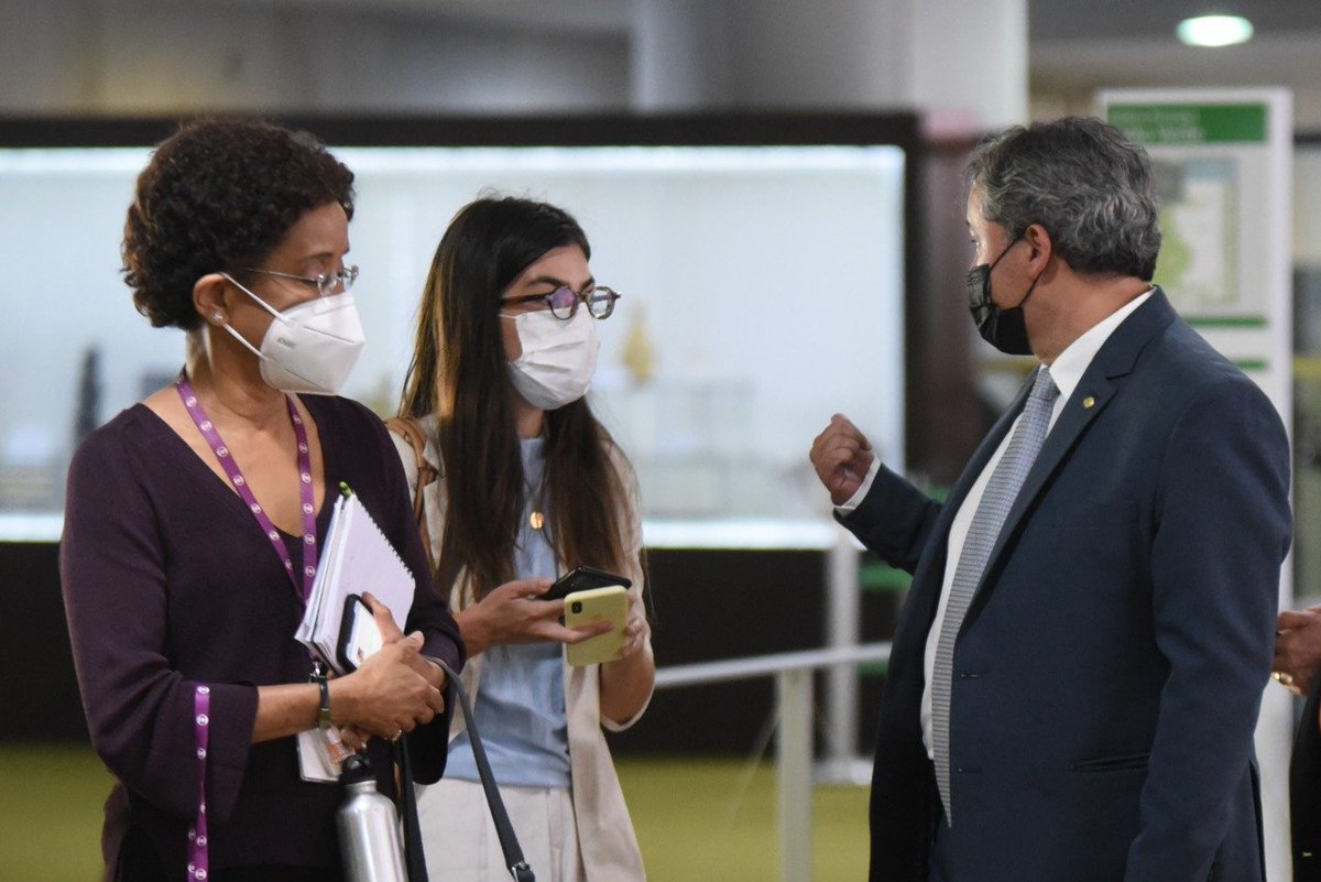 .<a href="/camaradeputados/">Câmara dos Deputados</a> e <a href="/SenadoFederal/">Senado Federal</a> em busca do consenso para baixar o preço dos combustíveis. Fala, <a href="/efraimfilho/">Senador Efraim</a>: "Queremos aprovar 1 medida que reduza custo de vida da população. Nas bases, ouvimos uma triste realidade: é o preço da carne, do botijão, da energia".