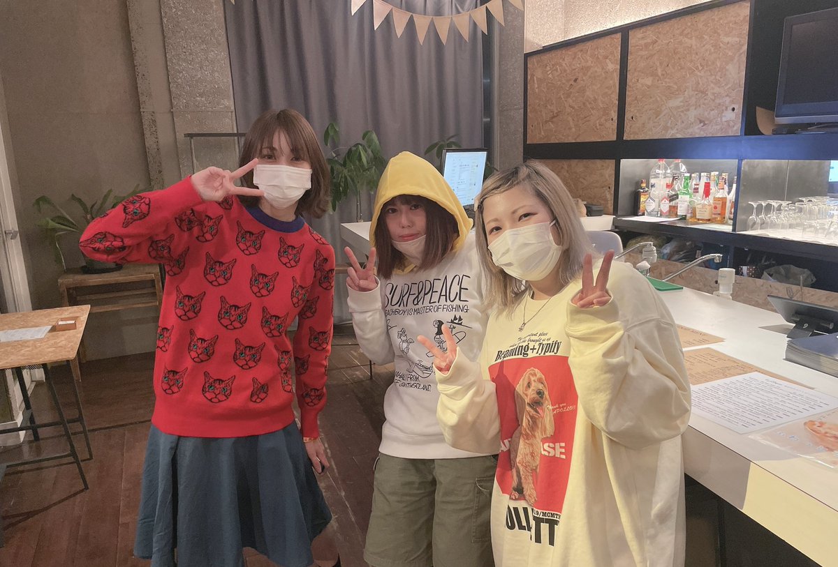 hakuakivision's tweet photo. 主催の崎元さんとtakoさんの似顔絵(西浜店長作)
女の子達 https://t.co/c4zsiIhSCj