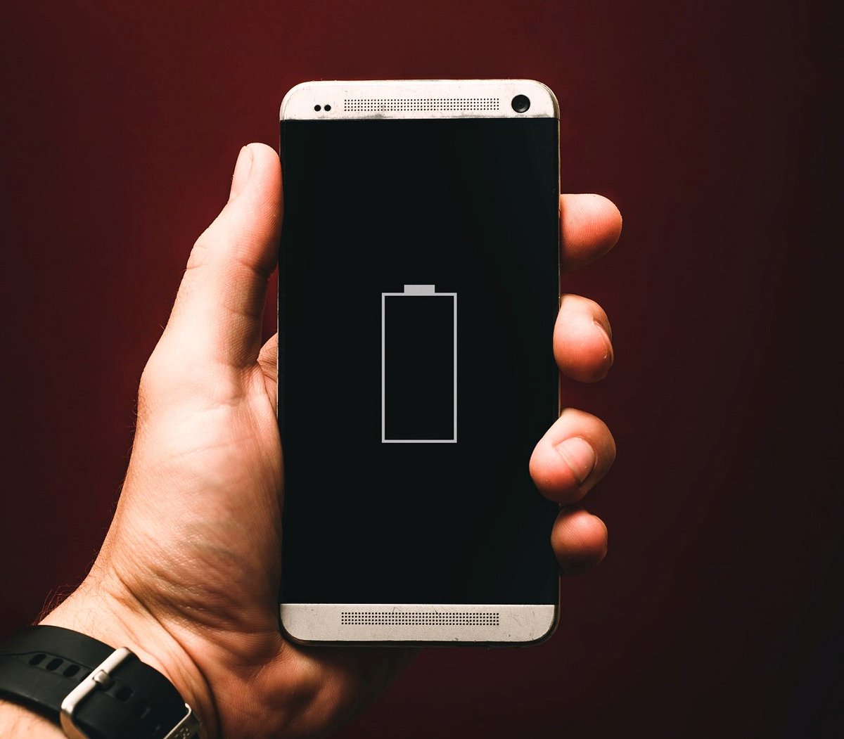 movical's tweet photo. Understanding the health of your cell phone battery https://t.co/VX0R8ZftOt https://t.co/F0ffiKcVxe
