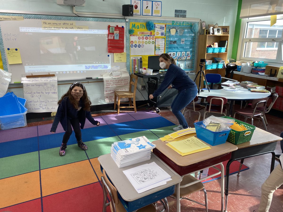 When your former student visits to take part in last years favorite song and dance! ⁦<a href="/Frps_Tansey/">James Tansey School</a>⁩ ⁦<a href="/FRPSsupt/">Fall River Public Schools Supt</a>⁩ #tanseytigers #tanseycares #teamtansey