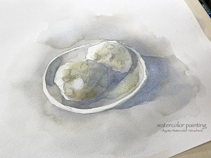 白いお皿に白いお餅。グレーがポイント。#Watercolor #スケッチ #水彩画 #淡彩略画 #生徒募集 #透明水彩 #京都水彩画塾  #水彩画ワークショップ  #水彩画教室  #京都の絵画教室  #水彩画のある暮らし 