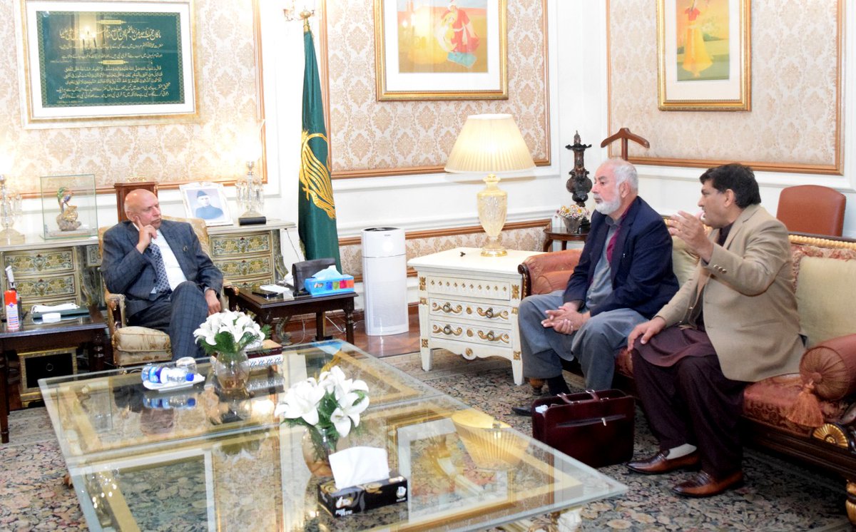 گورنر و چانسلر <a href="/ChMSarwar/">Mohammad Sarwar</a> نےبہا ؤالدین زکر یا یونیورسٹی سے الحاق شدہ 41 لاء کالجز کے 10ہزار طلبا کا بڑامطالبہ منظور کر لیا انکی ہدایت پر BZU نے طلباء کے متعلق سینڈ یکٹ کےمحفوظ فیصلےکا نوٹی فکیشن بھی جاری کر دیا جس کے بعد طلباء کو گور نر پنجاب سے اپیل کا بھی حق مل گیا ہے۔