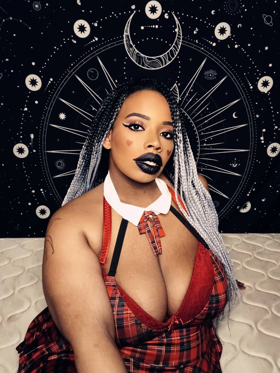 MarroonMercy's tweet photo. Cum see me, I love to play 😏😈

#onlyfans #preggo #camgirl #usedthong #usedknickers #custom #ebonyseller #pantieseller https://t.co/mCClCNm9IE