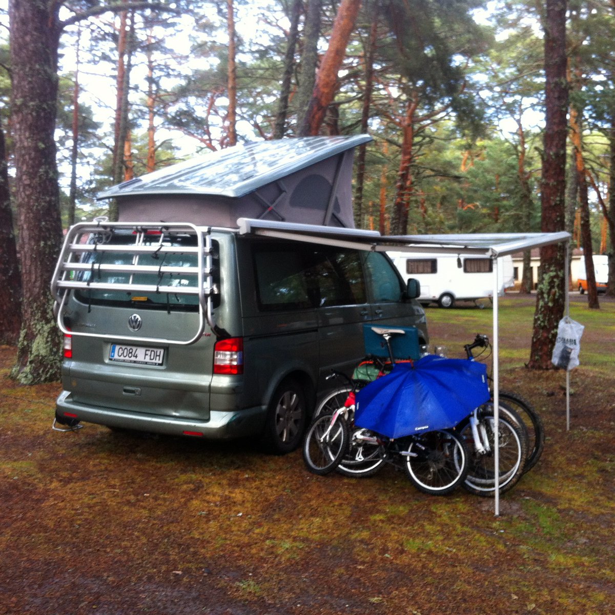 Ens han robat la furgoneta California T5 a San Cugat matrícula 0084FDH Si algú la veu ho agrairem nosonores@gmail.com