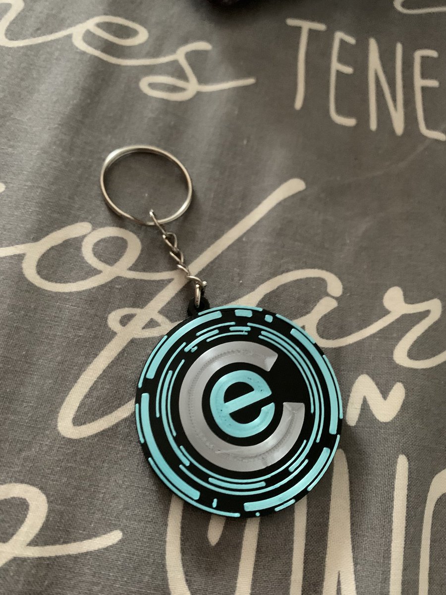 CarbonoEsports's tweet image. Van llegando a nuestros pilotos los llaveros de @JmakerStore 😍😍