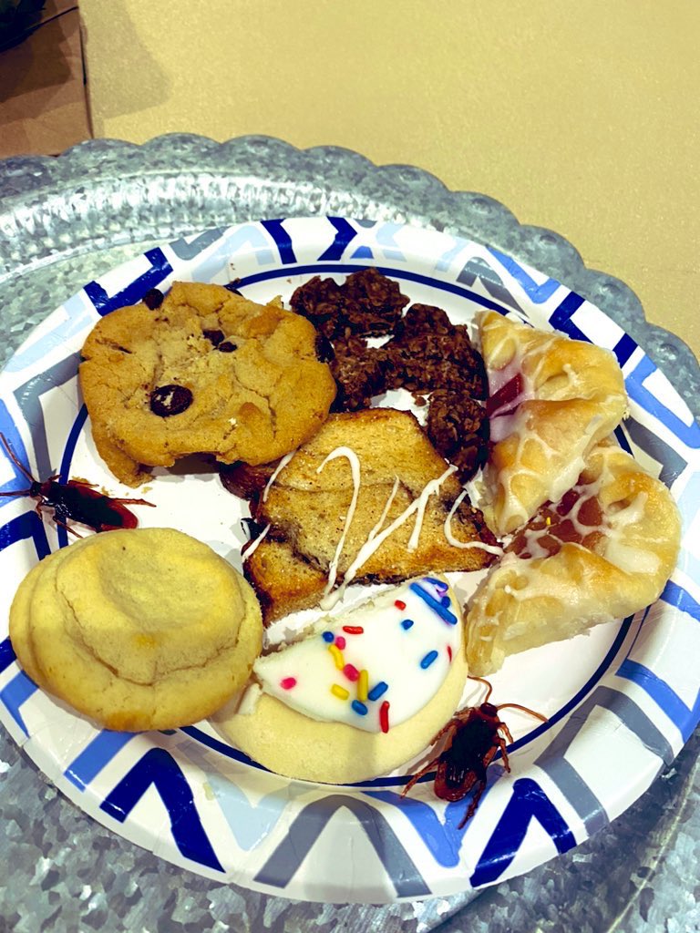 Buggin’ out about #DigCit with <a href="/NTanner_tech/">Nicole T. Goode</a> and <a href="/tlenker/">Tami Lenker</a>. What’s on your plate? <a href="/RichlandTwo/">Richland School District Two</a>