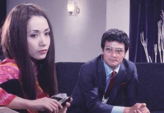 20代→30代→40代→50代と、不滅の無表情を見せてくれる俺の志麻。疲れた時に見ると癒される。