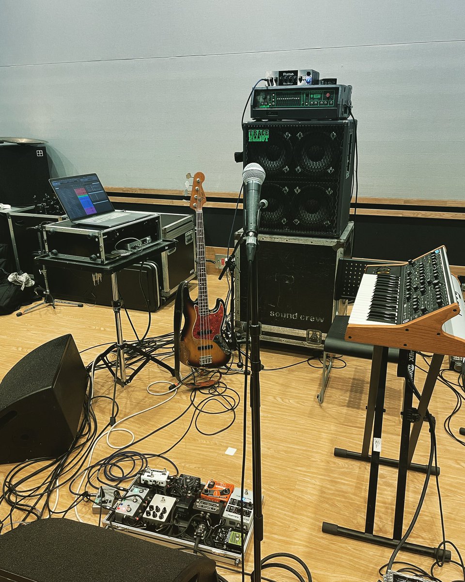 miiiino's tweet photo. RH DAY
#Fender
#bass
#moog
#orb
#tecamp
#manipulator
#digitalperformer https://t.co/YKikvoX7UA