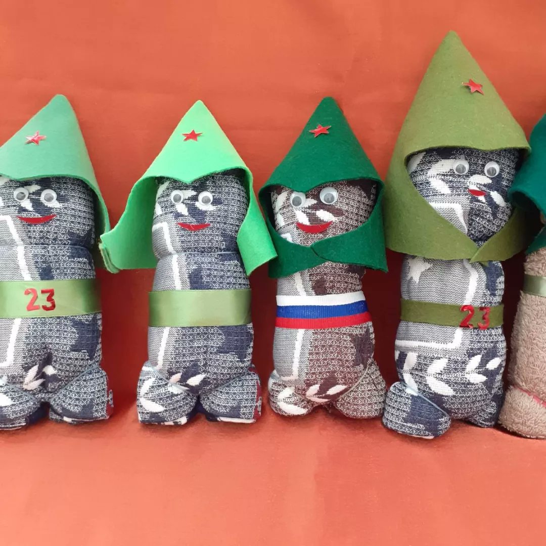 Avgustovka's tweet photo. Женский клуб "Нескучайка" готовится  к 
23 февраля. Вот такие веселые подарки сегодня получились. https://t.co/RaOufeoYkM
