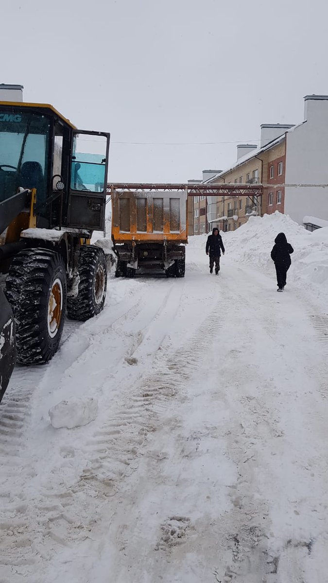 <a href="/Volzhsky_adm/">Администрация Волжского района</a> <a href="/Sh389214661/">Ekaterina</a> На территории г.п.Петра Дубрава ежедневно ведутся работы по вывозу снега.