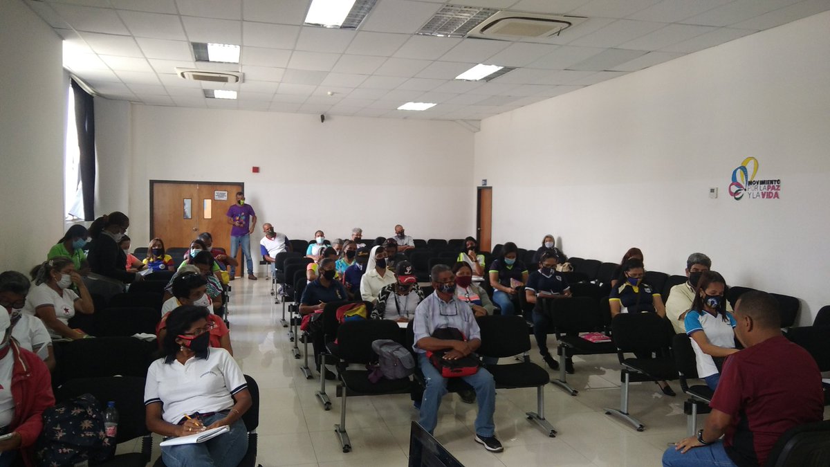 En el Municipio Ribas #Aragua los supervisores Educativos participan en el #CongresoPedagogicoSuoervisores , en las instalaciones de la bases de Misiones Hugo Chávez.
<a href="/_LaAvanzadora/">Yelitze Santaella</a> <a href="/KarinaEsAragua/">AraguaConKarina</a> <a href="/RosangelaOrozco/">Rosangela Orozco</a> @_NancyOrtuno_ <a href="/leoalvacabrera/">Prof. Leonardo Alvarado</a>