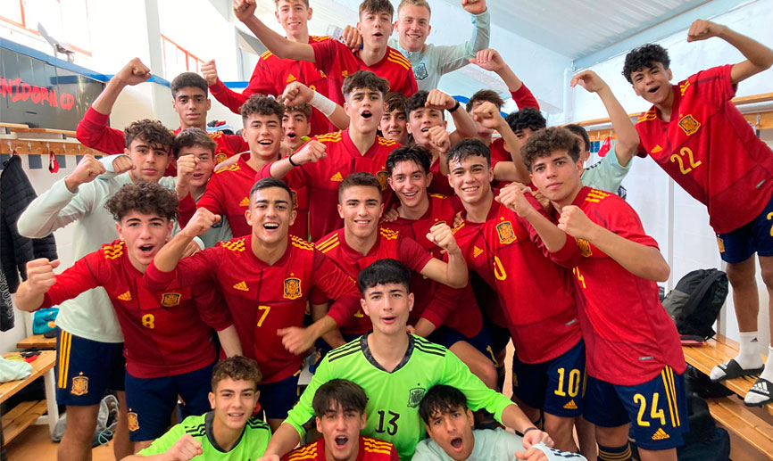Selección Española de Fútbol on Twitter: "✍️ CRÓNICA | LA @SeFutbol Sub-16 completa con nueva su impecable trabajo por tierras alicantinas. 🇪🇸 1-0 👉 https://t.co/l4JT1m3Irm / Twitter
