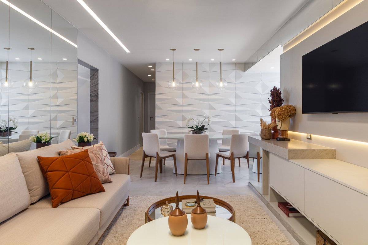 FingerUsa's tweet photo. This clean and elegant living room, signed by @arquiteturassim office architects, is characterized by the use of light tones and mirrors that promote space perception.

The planned furniture was executed by @fingercasaforte! ❤

Photos: @walter_dias_
#livingroomdecor https://t.co/kWswpzoVeb