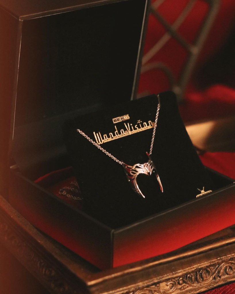 LizzieContent's tweet photo. Take a look at these X RockLove #ScarletWitch  Headdress Necklace and Ring which will be launched today 🥺 https://t.co/DkRQS7XzQX https://t.co/lmnJvhBooX