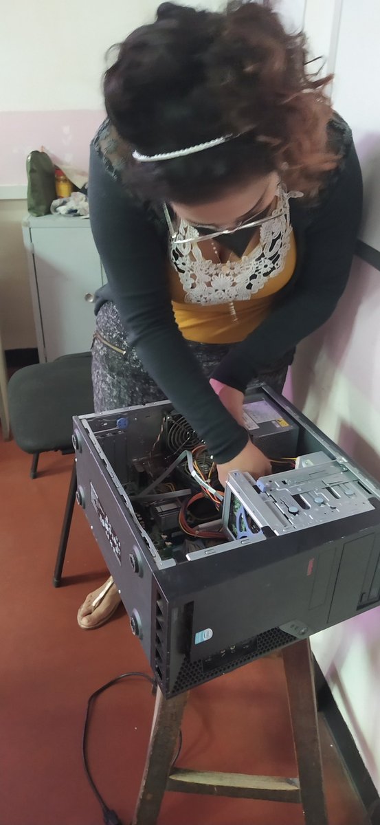 Mantenimiento y reparación de equipos del Cbit. Verificación de fuente de poder y componentes de la tarjeta madre.