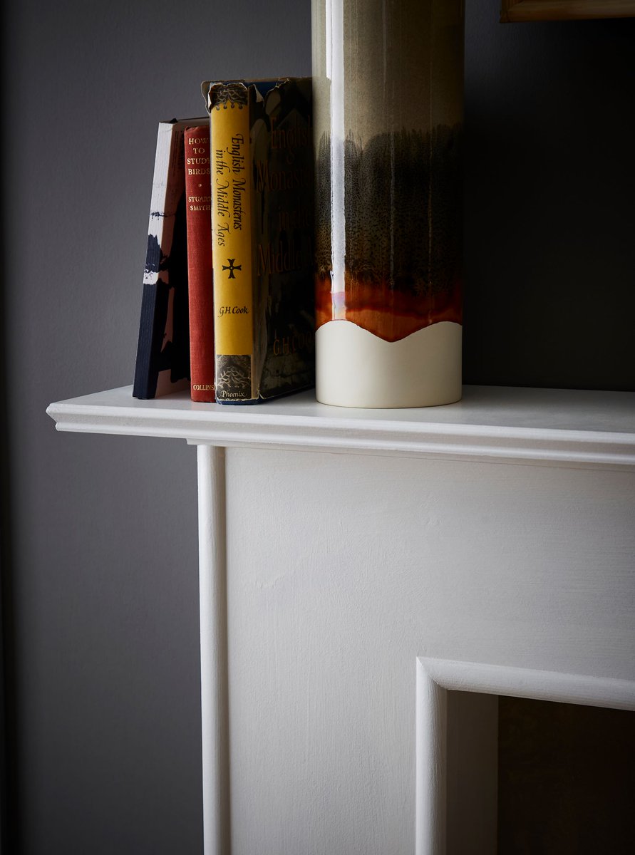 Add a new design feature to your home with decorative mouldings. 

They're quick and easy to install, your home can be transformed within a few hours.

🔍 Find all of our how to guides here: hubs.li/Q014nqqZ0.