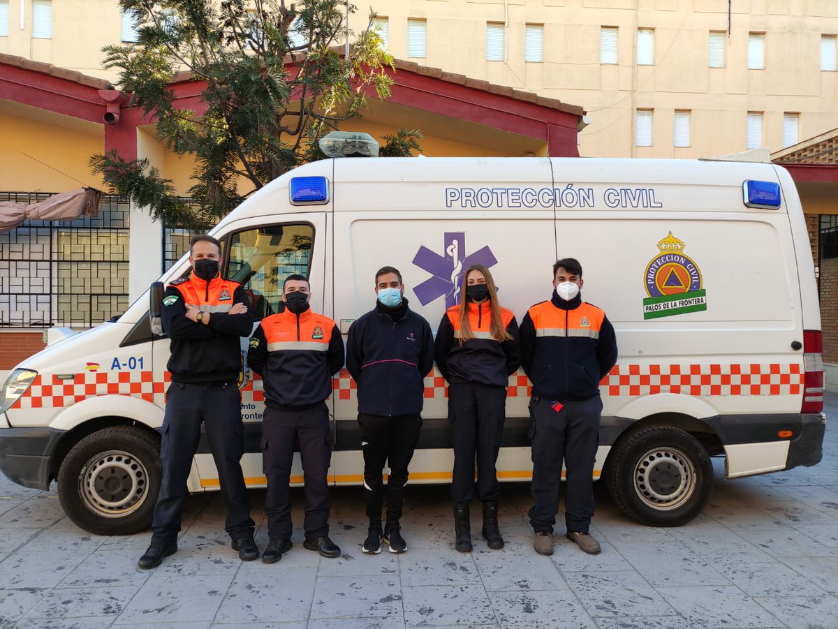 MaristasHuelva's tweet image. Nos ha acompañado Protección Civil de @AYTOPALOSFRONT  @PCPalos para impartir una formación sobre RCP y primeros auxilios a nuestros alumnos de 5 y 6 EPO... ¡Gracias por este día,  hemos aprendido muchísimo!  #eligeMaristas #másqueaulas #MaristasTeCuida