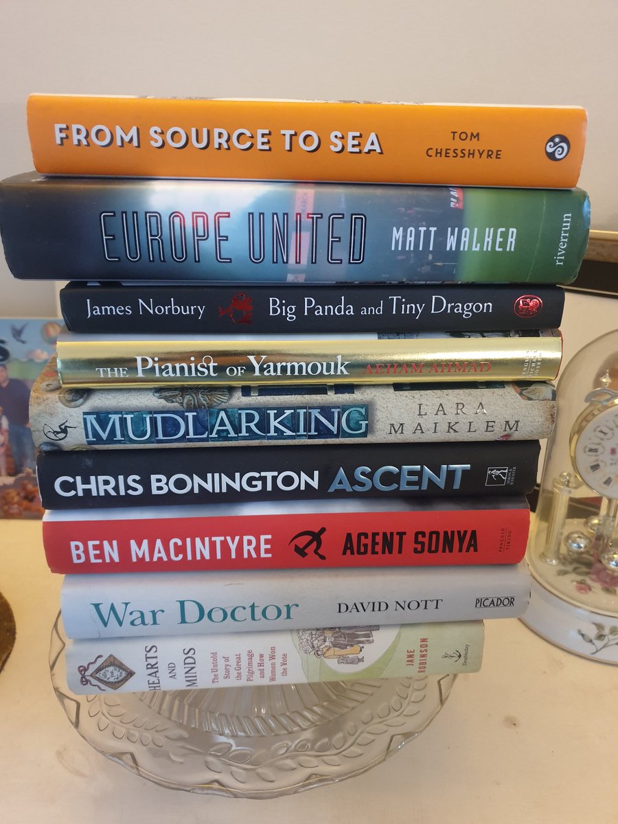 BooksWrittenBy's tweet image. Some lovely hardbacks just in ready to be priced up and added to the website this afternoon.

bookswrittenby.co.uk

#travelbooks #biography #nature #history #books #BookTwitter #bookstagram