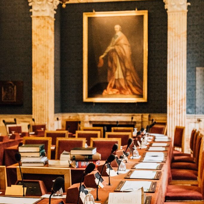 🌿 L’Académie française (27 votants), dans sa séance du jeudi 17 février, a élu M. Antoine Compagnon au fauteuil de M. Yves Pouliquen (F35).

▶️ academie-francaise.fr/actualites/ele…